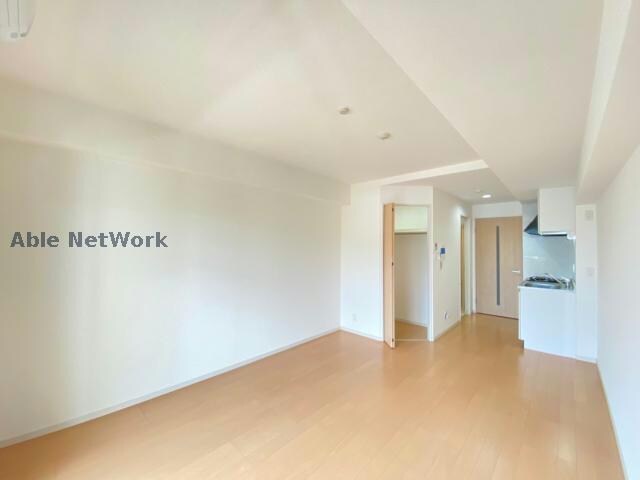 物件内観写真4　(※同型反転タイプ　現況優先)