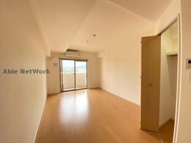 物件内観写真9　(※同型反転タイプ　現況優先)