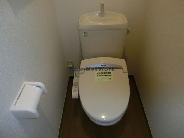 トイレ(※103号室写真　同型タイプ)