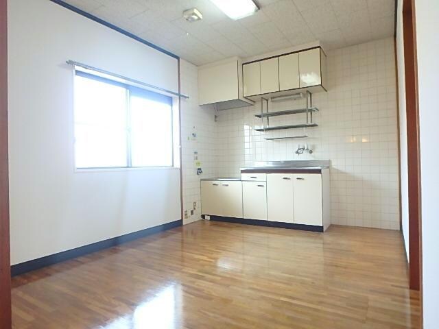 物件内観写真4　(同型　現況優先)