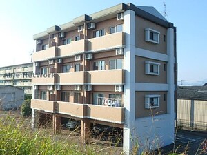 緑川マンション外観写真