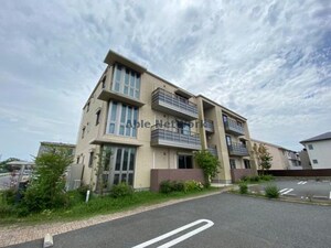 リラ外観写真