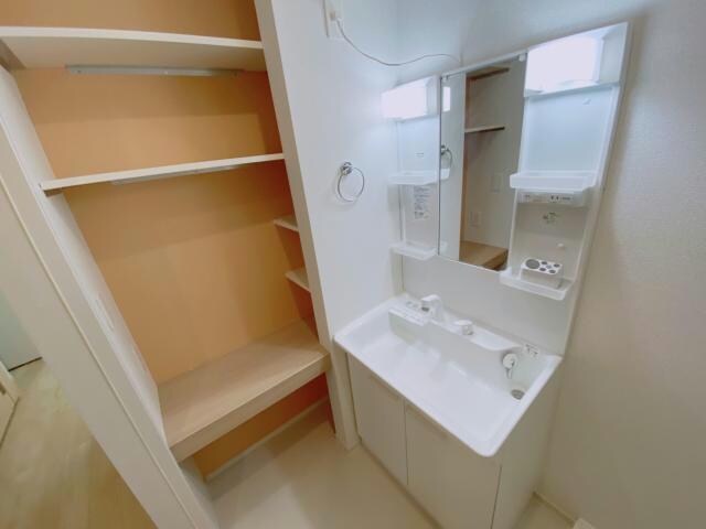 洗面所・脱衣所(同型モデル)