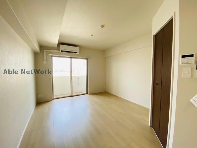 物件内観写真12　(白を基調とした明るいお部屋)