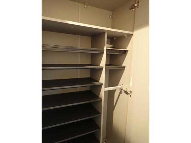 物件内観写真11　(同型　現況優先)