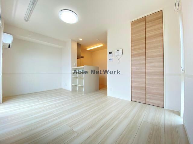 物件内観写真2　(同型タイプ)