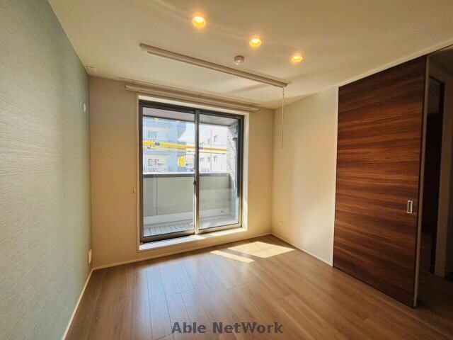 物件内観写真32　(同物件202号)