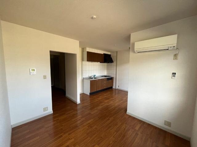 物件内観写真5　(リビング)