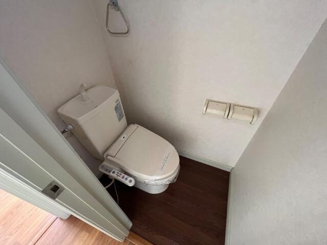 物件内観写真11　(シャワー付トイレ)