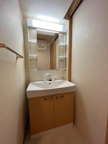 物件内観写真10　(洗髪洗面化粧台)