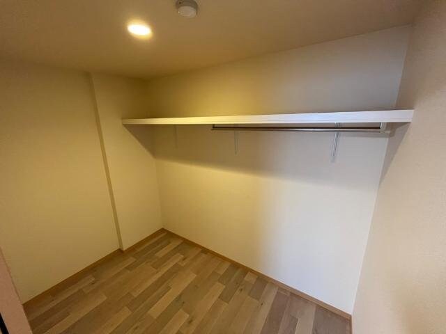 物件内観写真12　(ウォークインクローゼット)