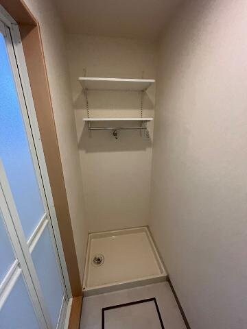 物件内観写真18　(洗濯機置場)