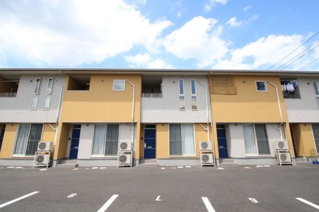 物件外観写真1　(同型タイプ)