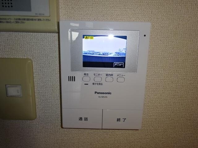 物件内観写真15　(カメラ付インターホン)