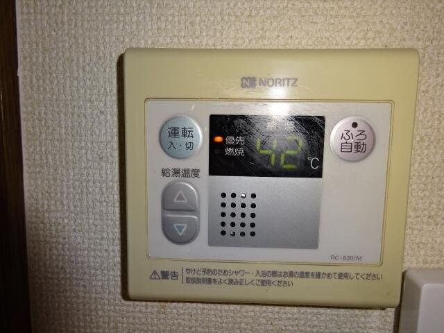 物件内観写真24　(給湯器)
