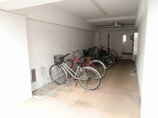 物件外観写真5　(駐輪場)