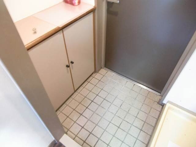 物件内観写真12　(玄関)