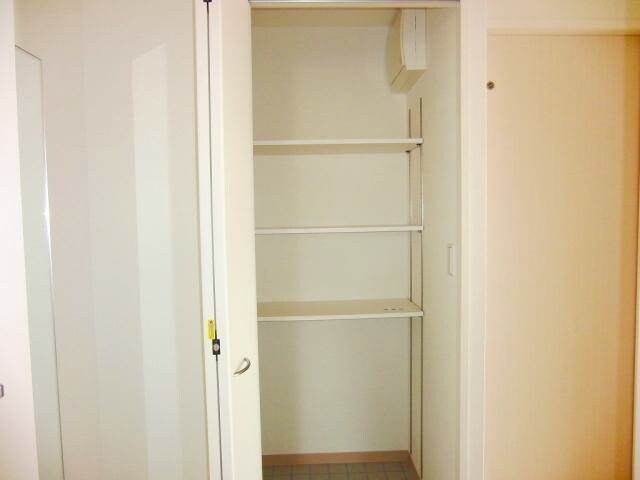 物件内観写真17　(収納)