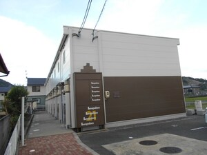 レオパレスメゾン津高外観写真
