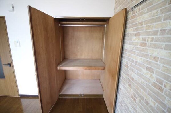 収納(同物件別部屋の写真です)