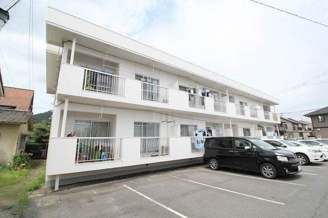 マンション難波の物件外観写真