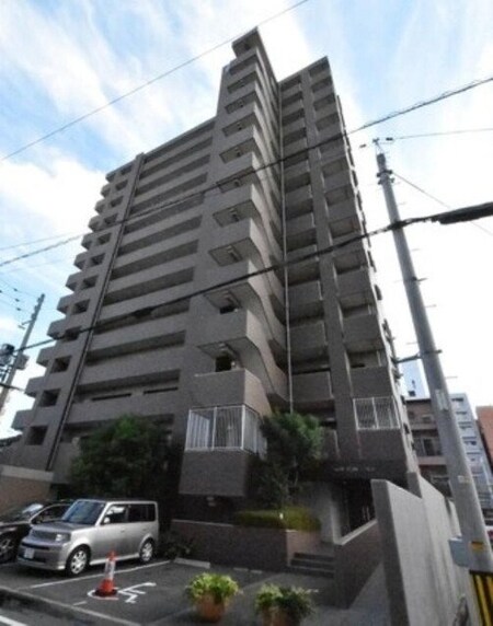 アルファライフ岡大医学部前外観写真