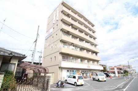 ロイヤルアクラート外観写真