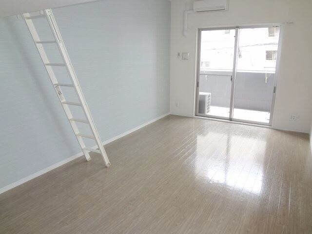 物件内観写真7　(南向き日当たり良好)