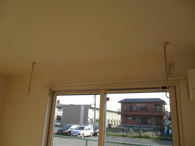 物件内観写真32　(室内物干し機)