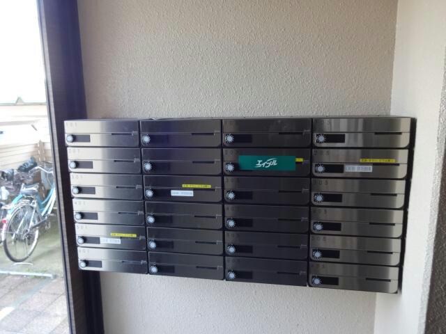 物件外観写真4　(郵便受)