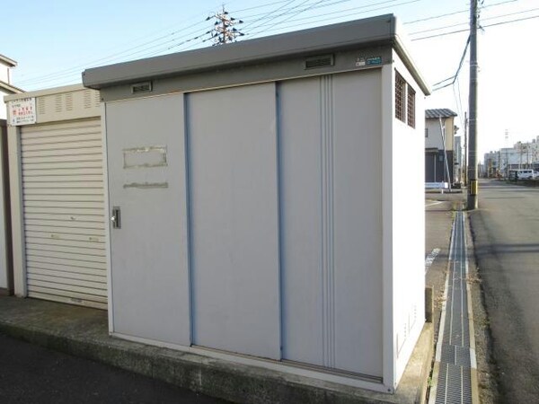 建物設備(敷地内ゴミ庫)