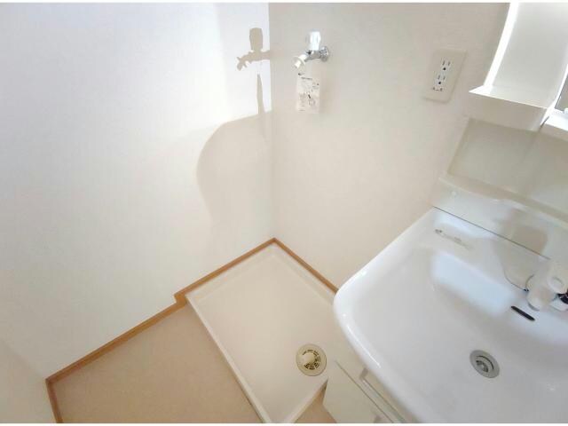 物件内観写真18　(洗濯機置き場)