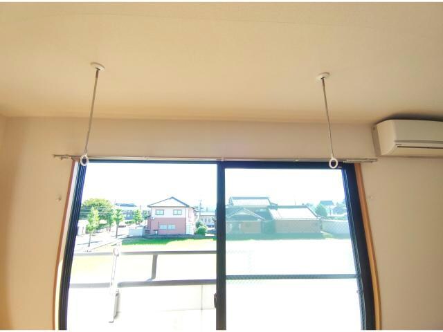 物件内観写真32　(室内物干し)