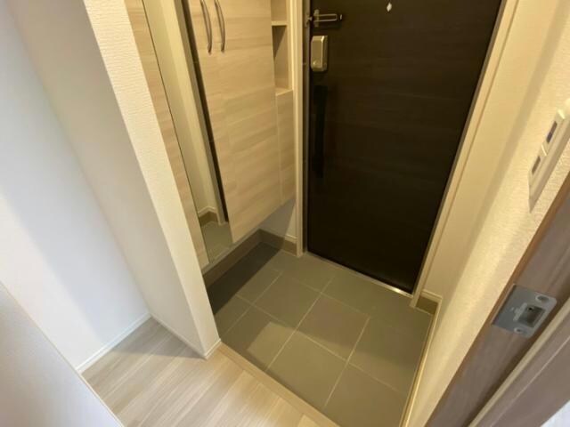 物件内観写真6　(玄関)