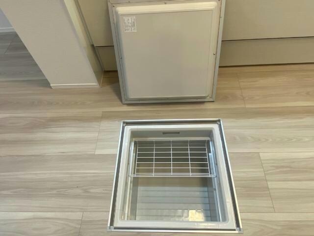 物件内観写真9　(床下収納)