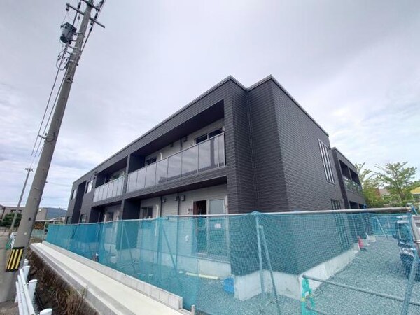 建築中