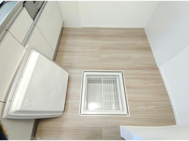 物件内観写真34　(床下収納)