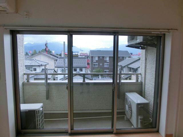 物件内観写真18　(ベランダ)