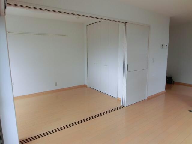 物件内観写真23　(洋室２)