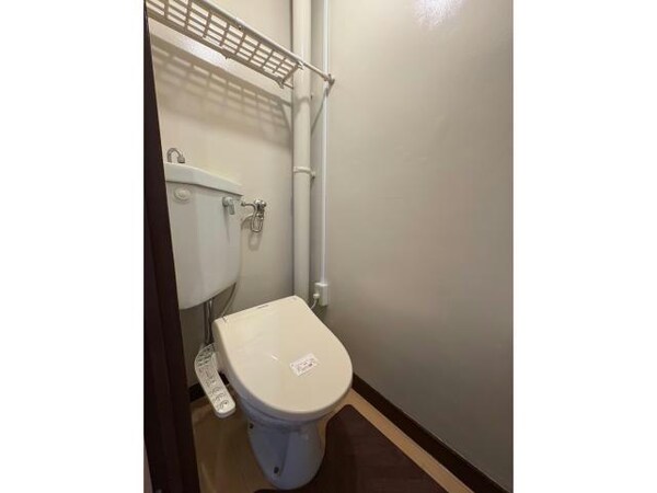 トイレ(新品温水洗浄便座付き)