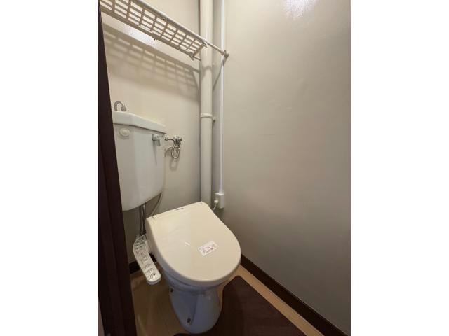 物件内観写真12　(新品温水洗浄便座付き)