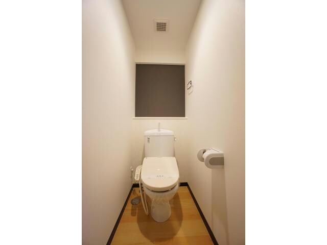 物件内観写真11　(温水洗浄便座)