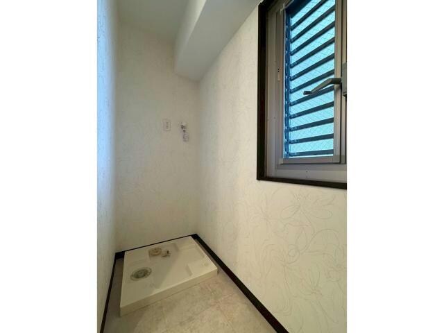 物件内観写真12　(洗濯機置き場)