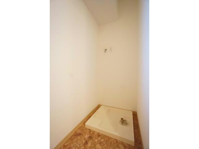 物件内観写真14　(室内洗濯置き場)
