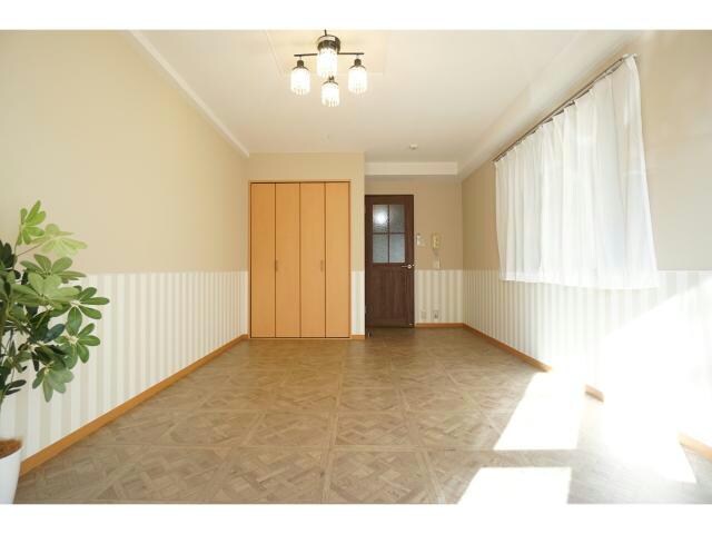 物件内観写真4　(広々10帖！)