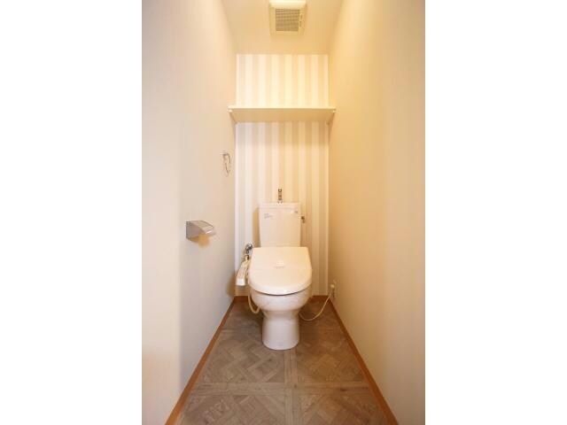 物件内観写真11　(温水洗浄便座)