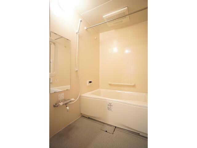 物件内観写真9　(浴室乾燥機・追い焚き機能付き)