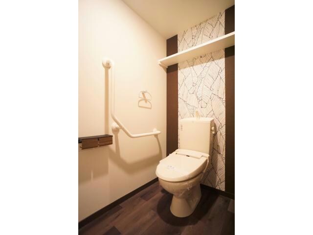 物件内観写真10　(温水洗浄便座付き)