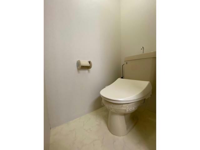 物件内観写真12　(温水洗浄便座)