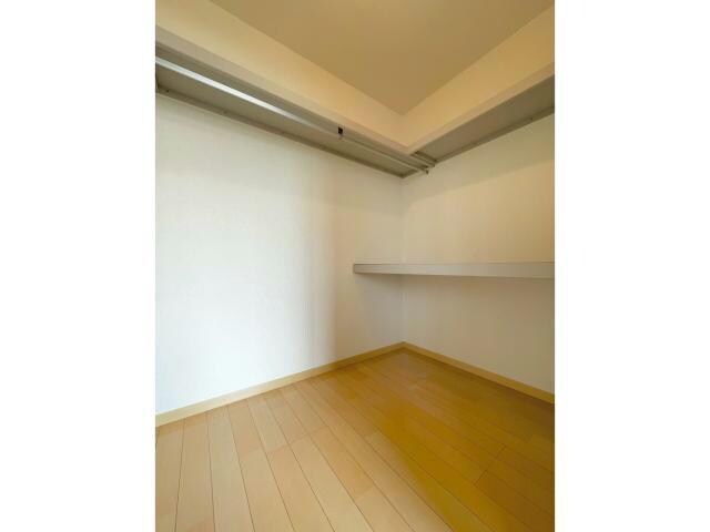 物件内観写真9　(ウォークインクローゼット♪)